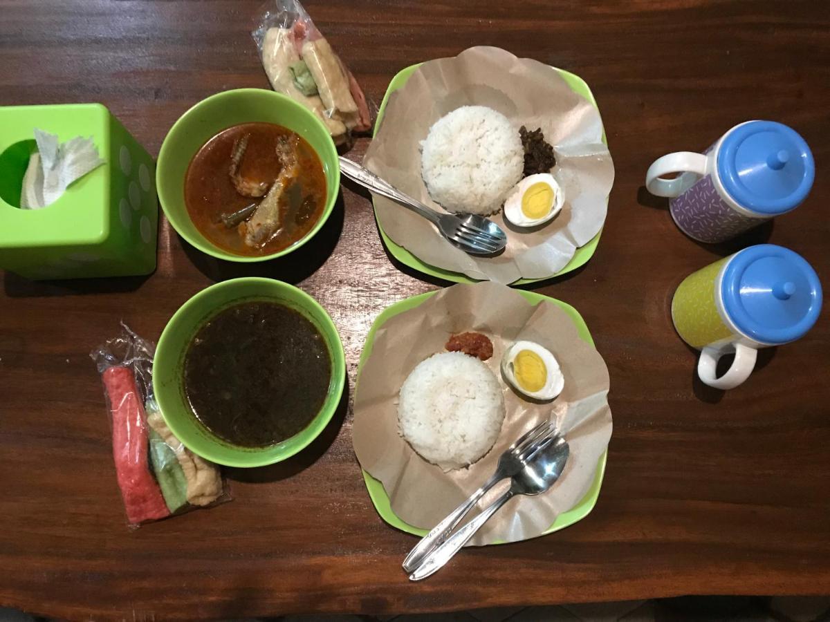 Diana'S Homestay บันยูวังงี ภายนอก รูปภาพ