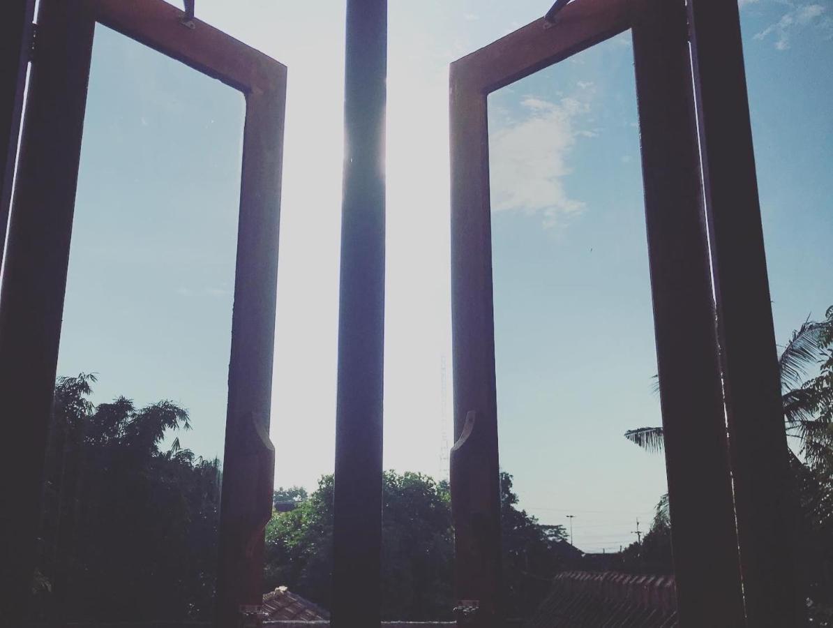 Diana'S Homestay บันยูวังงี ภายนอก รูปภาพ