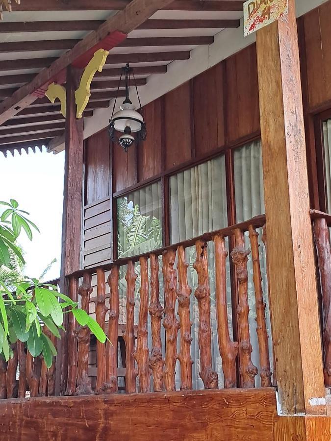 Diana'S Homestay บันยูวังงี ภายนอก รูปภาพ