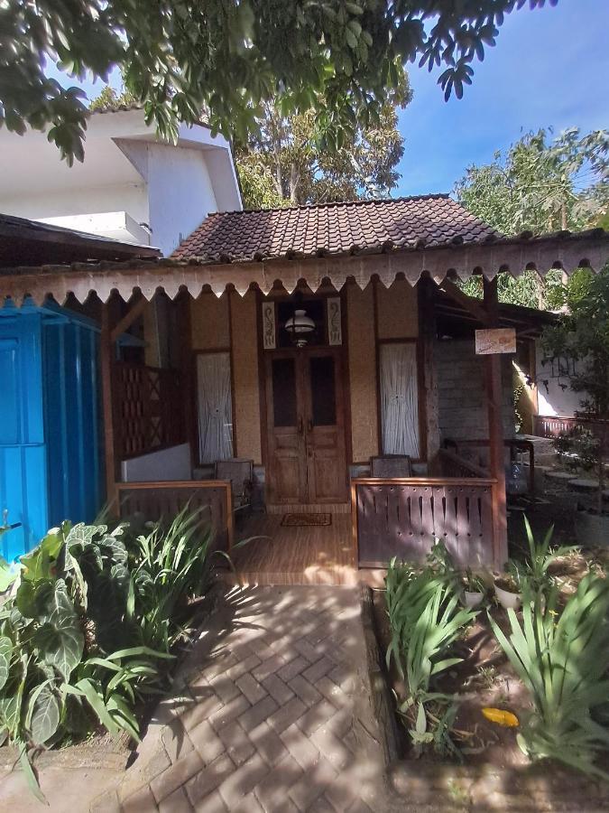 Diana'S Homestay บันยูวังงี ภายนอก รูปภาพ