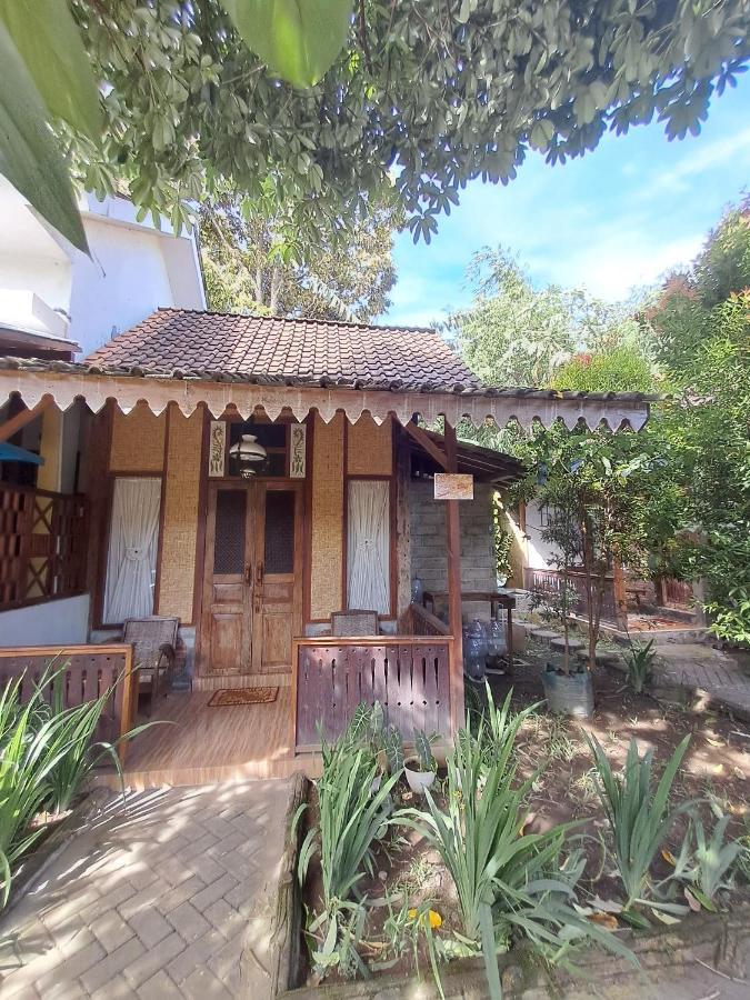 Diana'S Homestay บันยูวังงี ภายนอก รูปภาพ