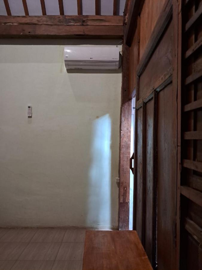Diana'S Homestay บันยูวังงี ภายนอก รูปภาพ