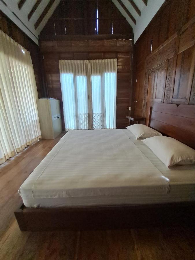 Diana'S Homestay บันยูวังงี ภายนอก รูปภาพ