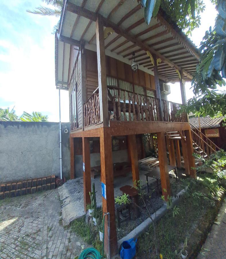 Diana'S Homestay บันยูวังงี ภายนอก รูปภาพ