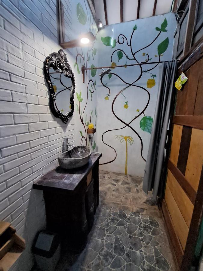Diana'S Homestay บันยูวังงี ภายนอก รูปภาพ