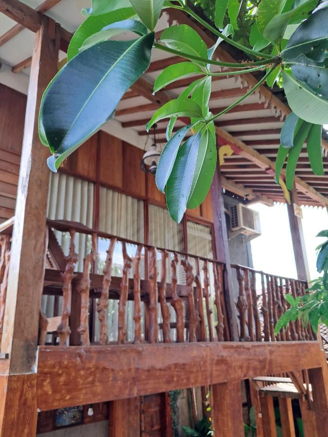Diana'S Homestay บันยูวังงี ภายนอก รูปภาพ