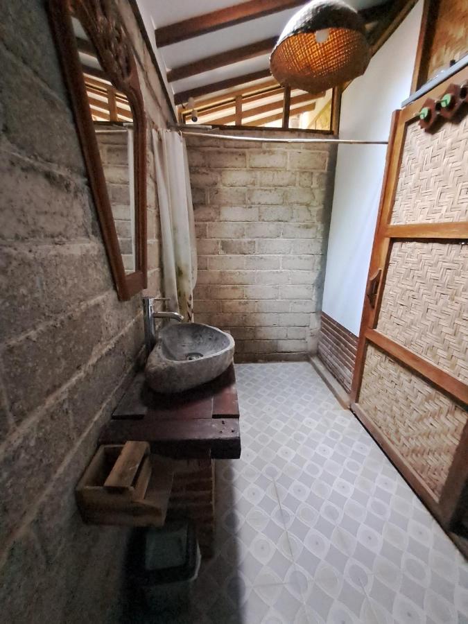 Diana'S Homestay บันยูวังงี ภายนอก รูปภาพ