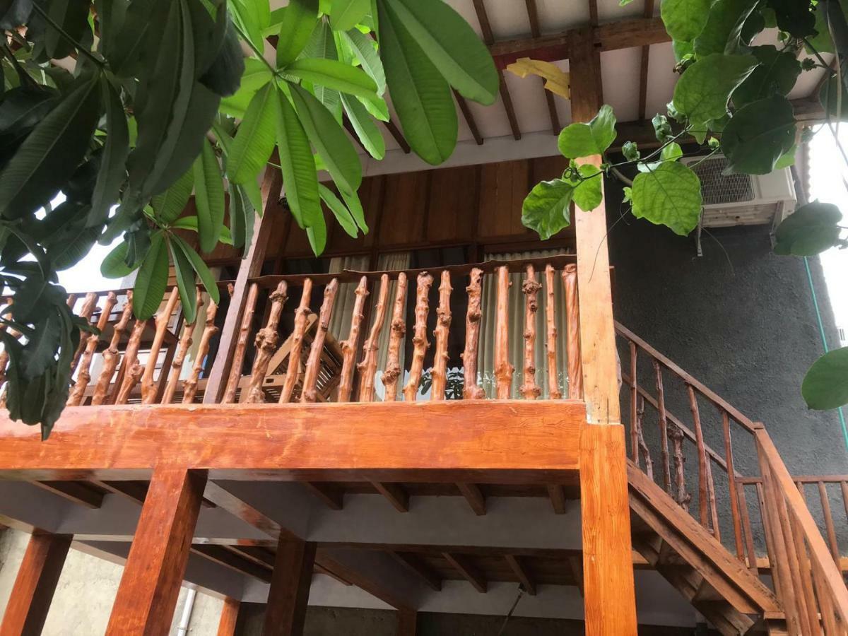 Diana'S Homestay บันยูวังงี ภายนอก รูปภาพ