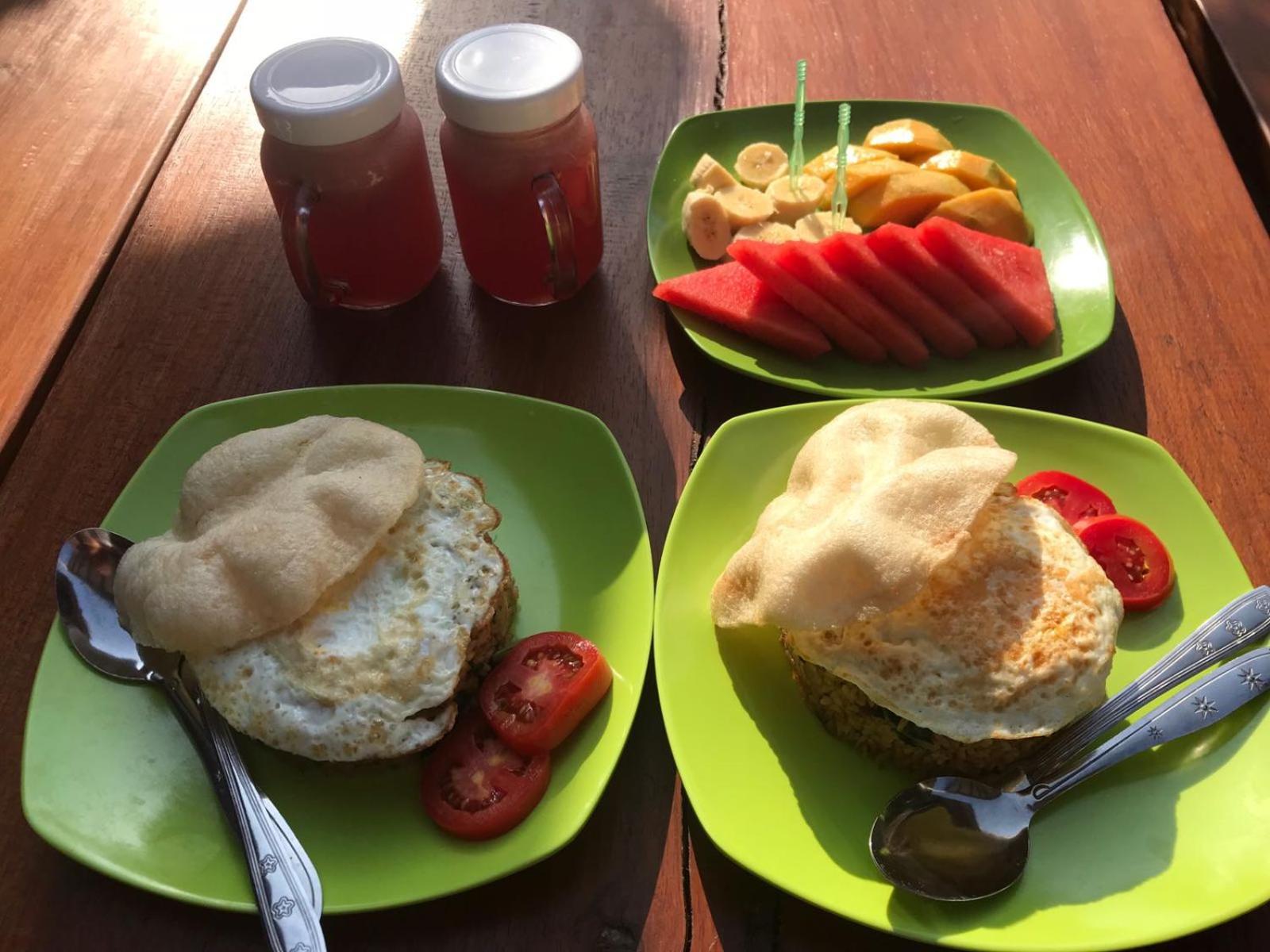 Diana'S Homestay บันยูวังงี ภายนอก รูปภาพ