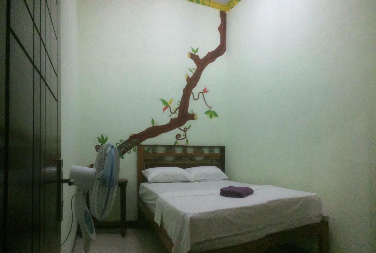 Diana'S Homestay บันยูวังงี ภายนอก รูปภาพ